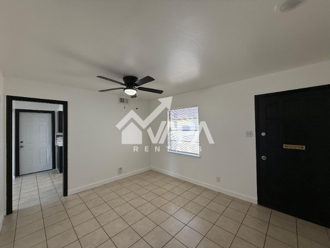 Building Photo - 4210 Dauphine Dr
