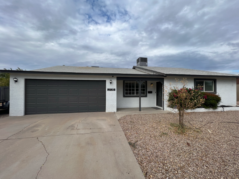 Primary Photo - 2130 E Greenway Dr