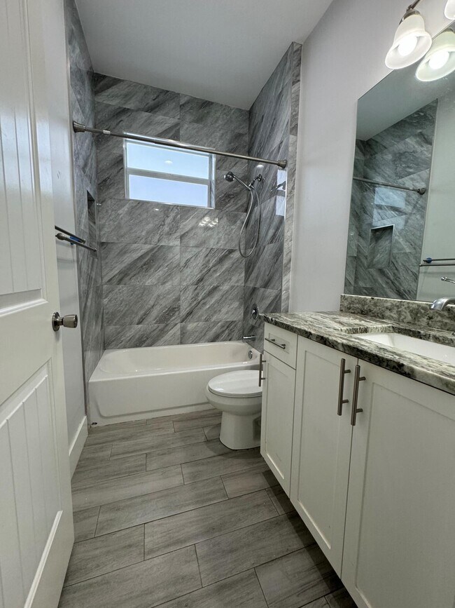 Foto del edificio - 1031 Mango Dr