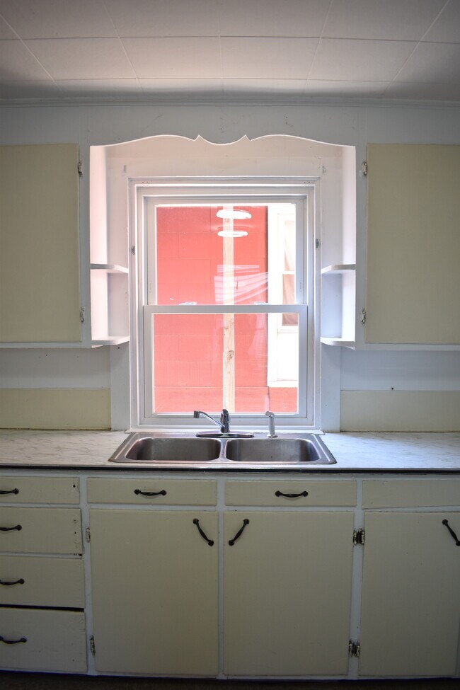 Kitchen - 31 Pine St