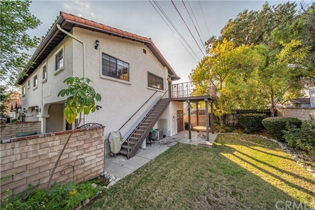 Foto principal - 203 W 3rd St