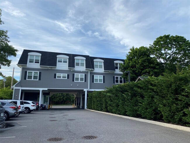 Foto del edificio - 840 Montauk Hwy