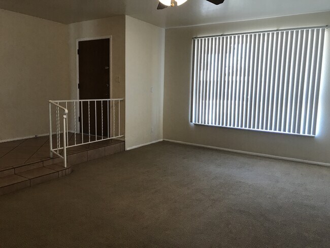 Building Photo - Tempe 3 Bed, 2 Bath - Pool and Single Story