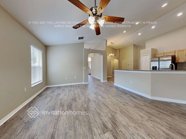 Building Photo - 3155 Lindera Dr