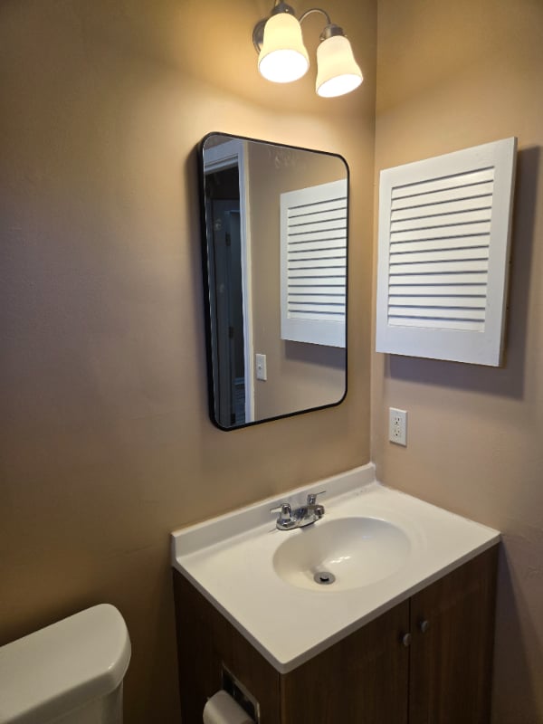Foto del edificio - 6090 Emerald Pointe Cir