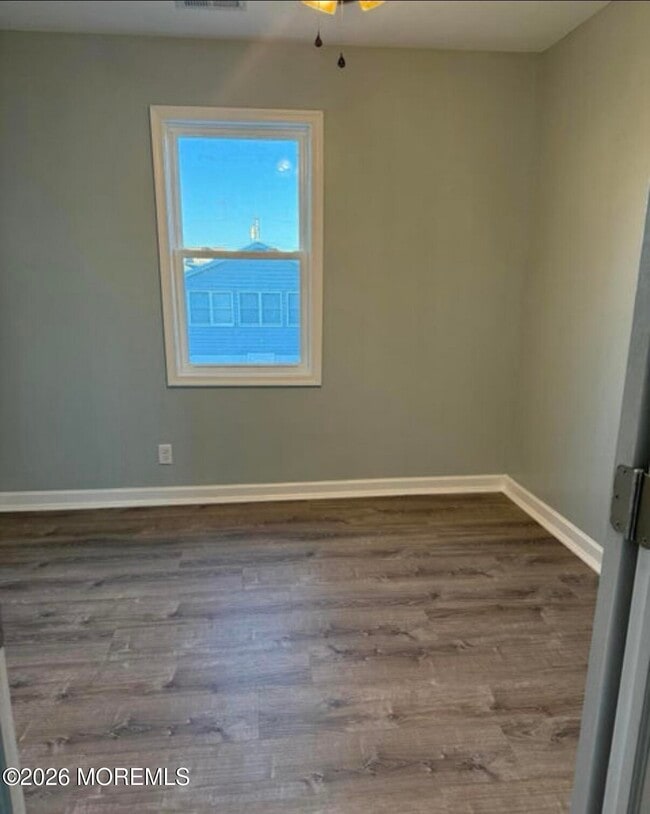 Building Photo - 40 Bay Shore Dr