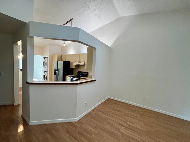 Foto del edificio - 1966 Sixty Oaks Ln