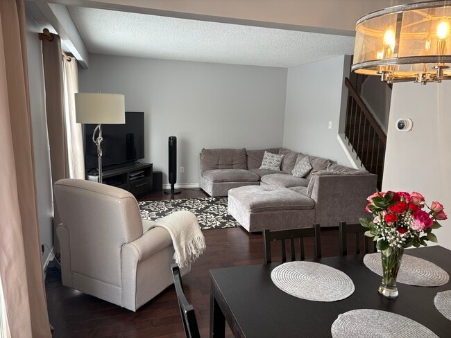 Building Photo - 30 Thatcher Crt