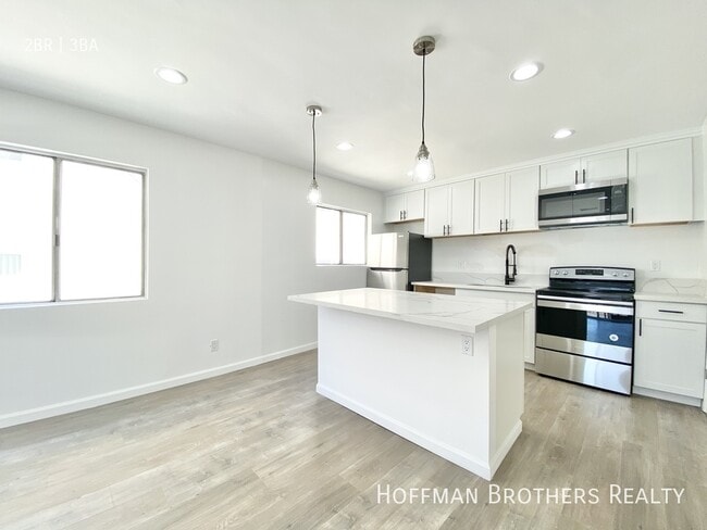 Building Photo - 1206 S Holt Ave