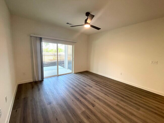 Foto del edificio - 701 Saginaw Sq Blvd