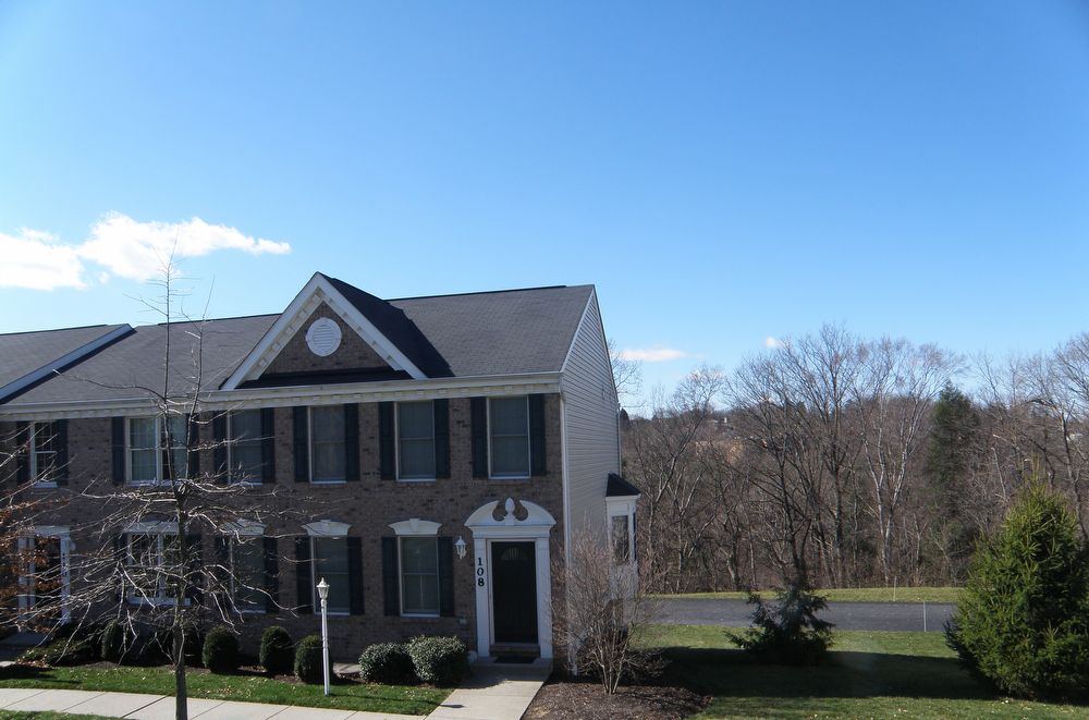 Primary Photo - 108 Castle View Dr