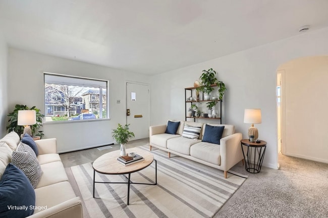 Foto del edificio - **Bright and Spacious 2-Bedroom Home in the Heart of Denver!!**