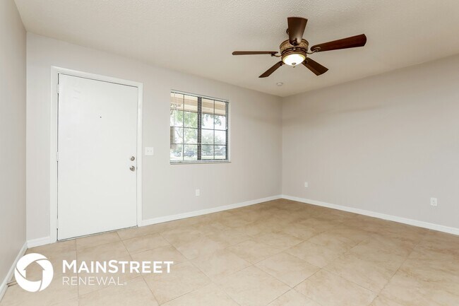 Building Photo - 1036 Aaron Dr