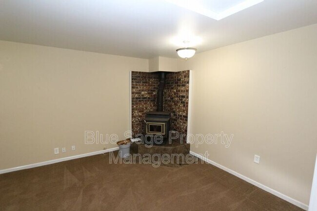 Building Photo - 1717 S F St