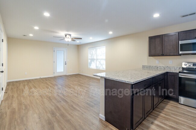 Building Photo - 904 Warrior Hill Dr