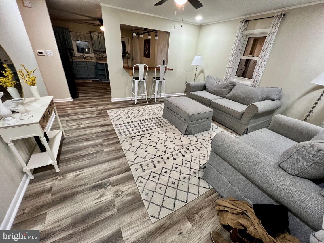 124 REMSBURG St, HUMMELSTOWN, PA 17036 Room for Rent in HUMMELSTOWN