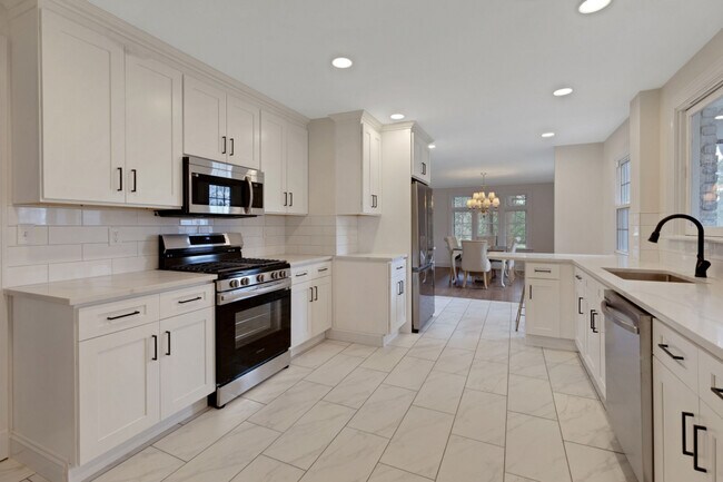 Foto del edificio - 60 Maple Ave