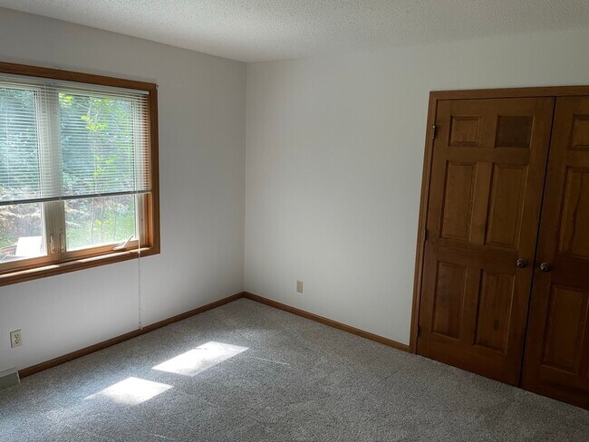 Bedroom 2 - 1370 Jensen Ct