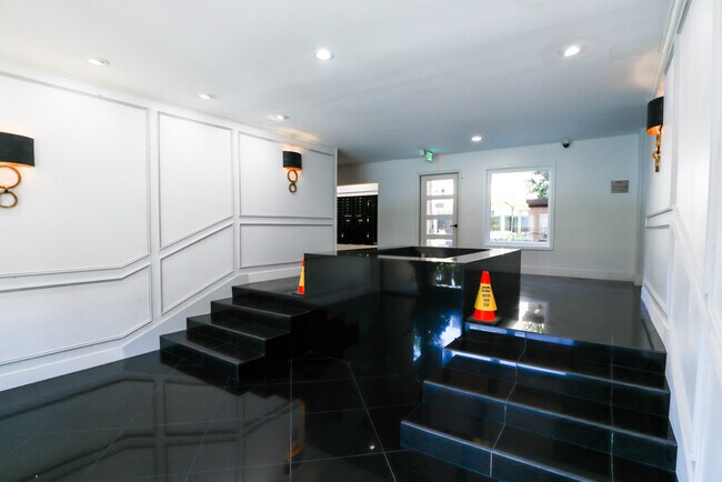 Foto del edificio - 1121 N Olive Dr