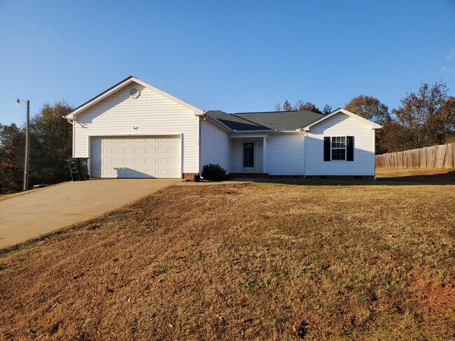 Building Photo - 164 Tullyton Dr