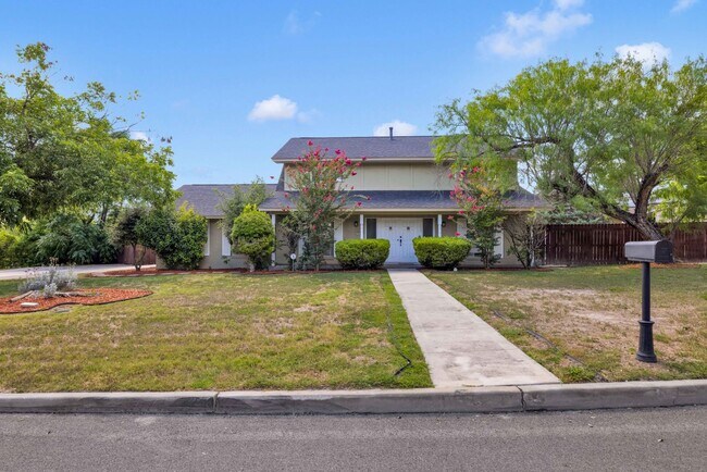 Building Photo - Two Story Rental in Castle Hills