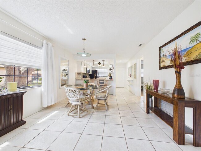 Foto del edificio - 13250 Ridge Rd