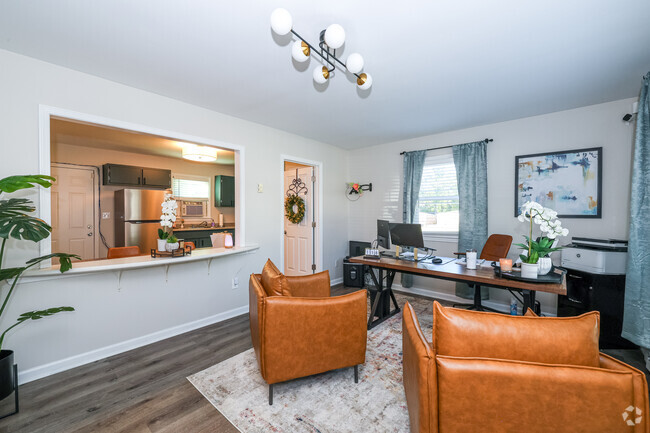 Leasing Office Living Room - Cambridge Park Townhomes