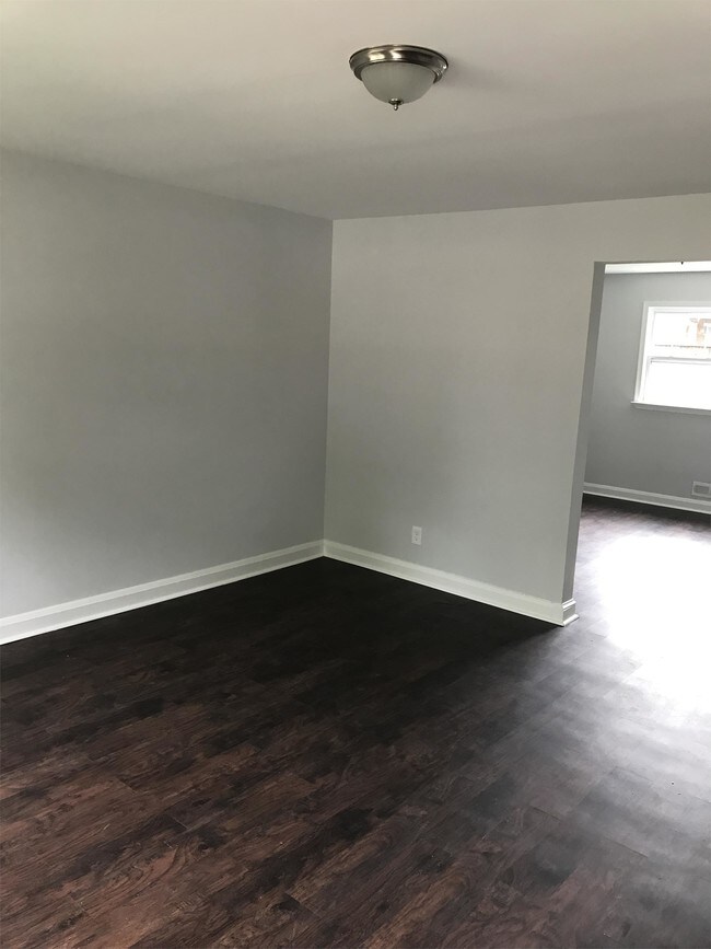 Foto del edificio - 1116 Kevin Rd