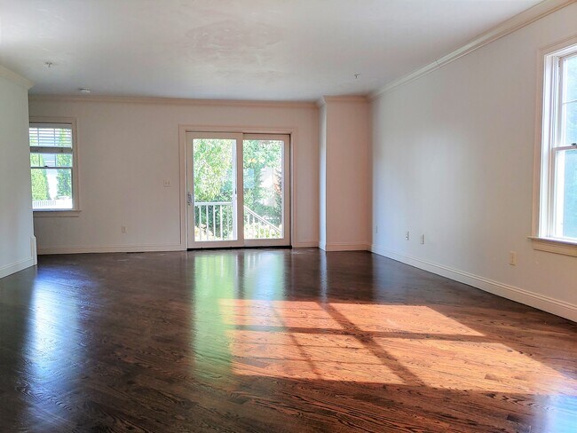 Building Photo - 15 Chatham Way