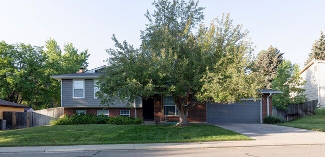 Building Photo - Spacious 4-Bedroom Home with Private Backy...
