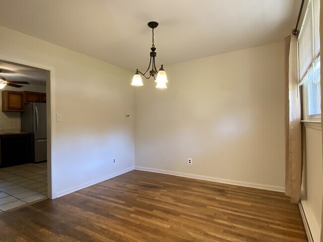 Foto del edificio - 128 Rockrose Dr