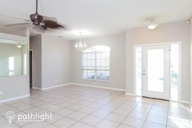 Building Photo - 3312 S Sumter Blvd