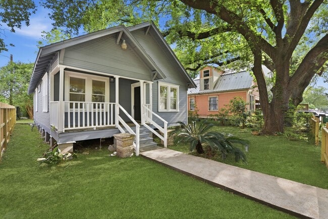 Building Photo - 5114 Schuler St