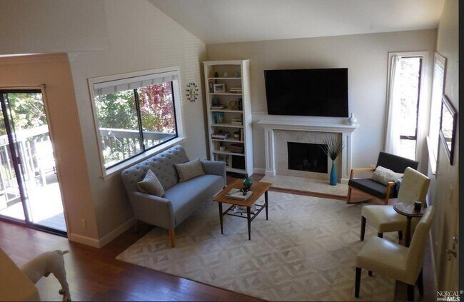 Building Photo - 130 Cypress Pl