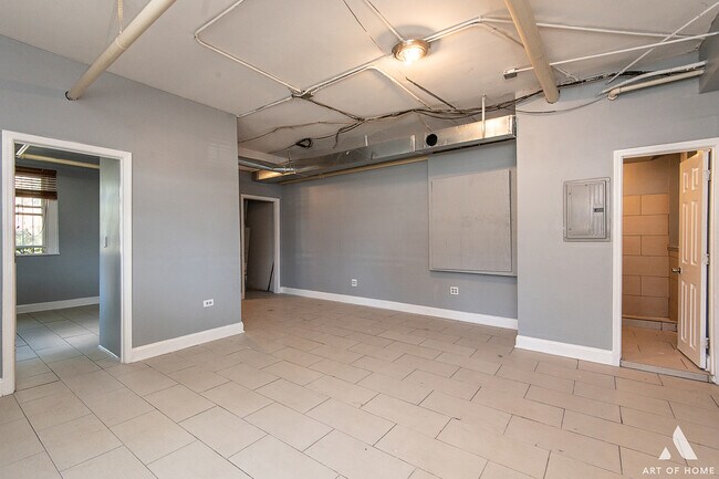 Foto del edificio - 2203 E 70th Pl