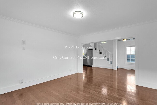 Foto del edificio - Historic Charm Meets Modern Comfort in Ore...