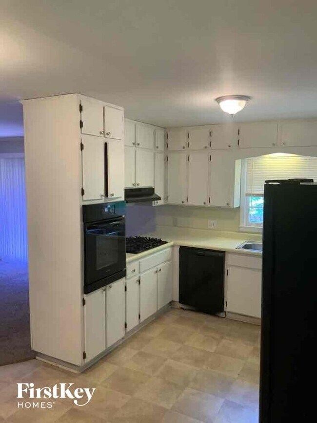 Building Photo - 3670 Judy Lynn Ct SW