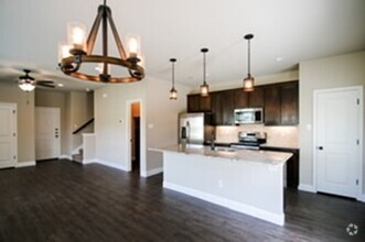 Building Photo - 817 Jameson St