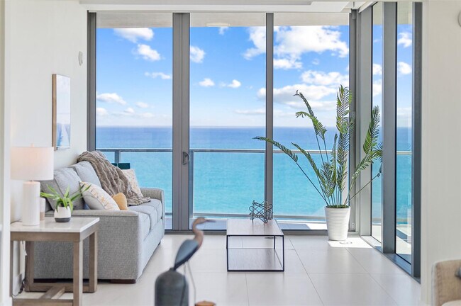 Foto del edificio - 3100 N Ocean Dr