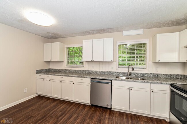 Foto del edificio - 8521 Peachtree Ln