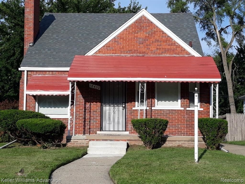Primary Photo - 18450 Mark Twain St