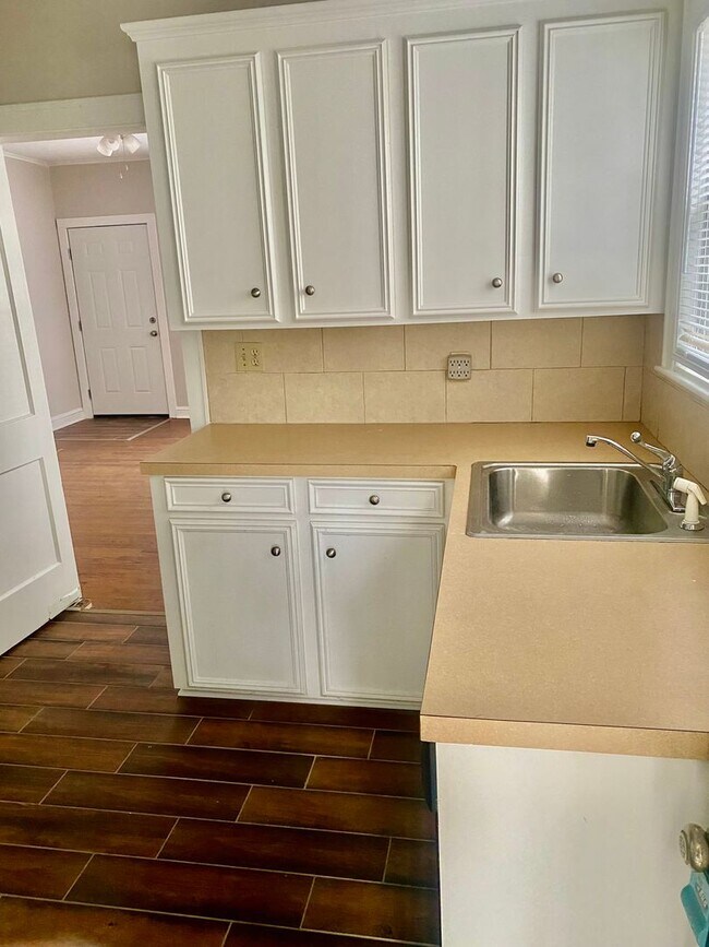 Foto del edificio - Charming 2-Bedroom Duplex for Lease – South Highlands