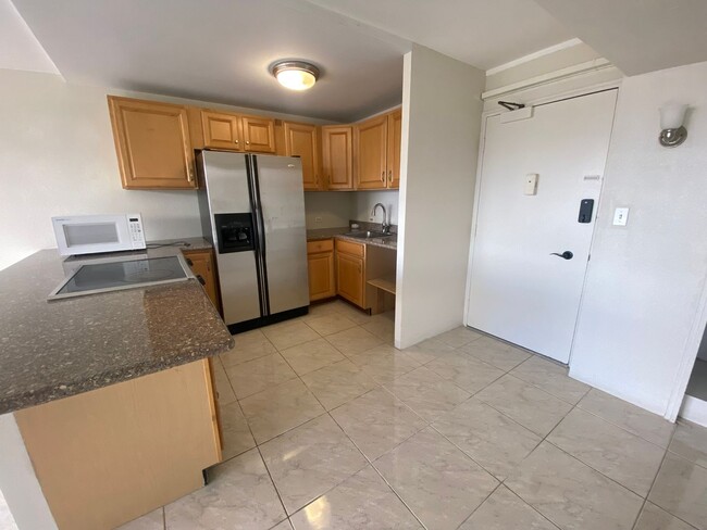 Building Photo - Breezy 1 bed, 1 bath, 1 parking unit with ...