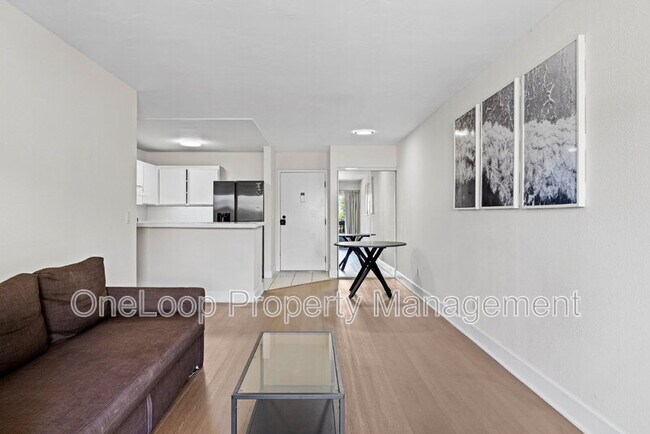 Foto del edificio - 6111 Rancho Mission Rd