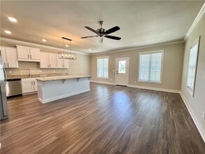 Building Photo - 811 NE Hts Ln Building Photo - 811 NE Hts Ln