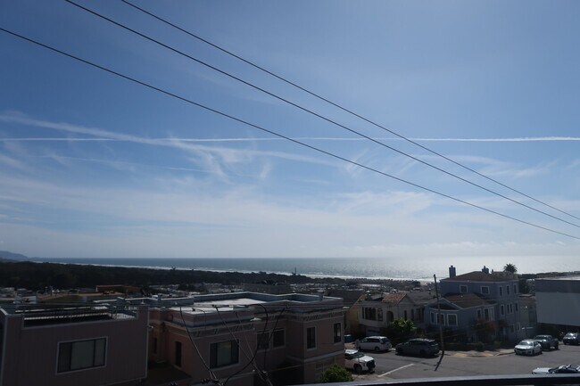 Foto del edificio - 5032 Anza St