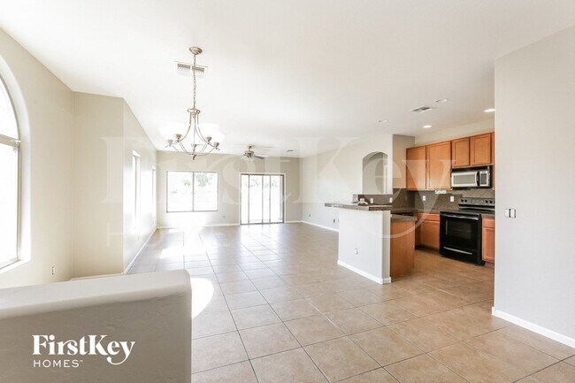 Foto del edificio - 17650 N 30th St