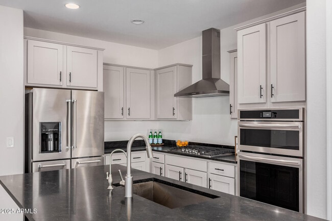 Building Photo - 8828 W Palo Verde Dr