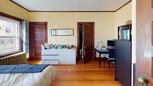 Building Photo - 33 Boylston St