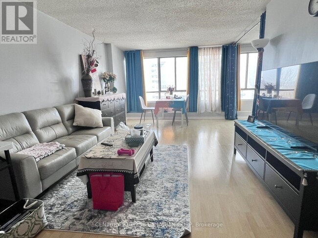 Building Photo - 570 Proudfoot Ln